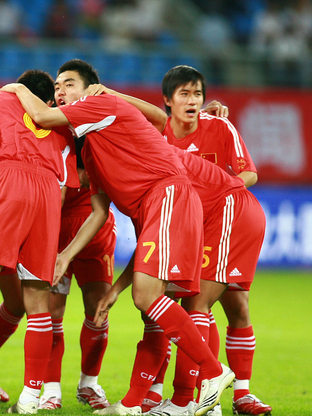 天博体育官方网站-全力以赴！球员们团结拼搏为荣誉而战的简单介绍